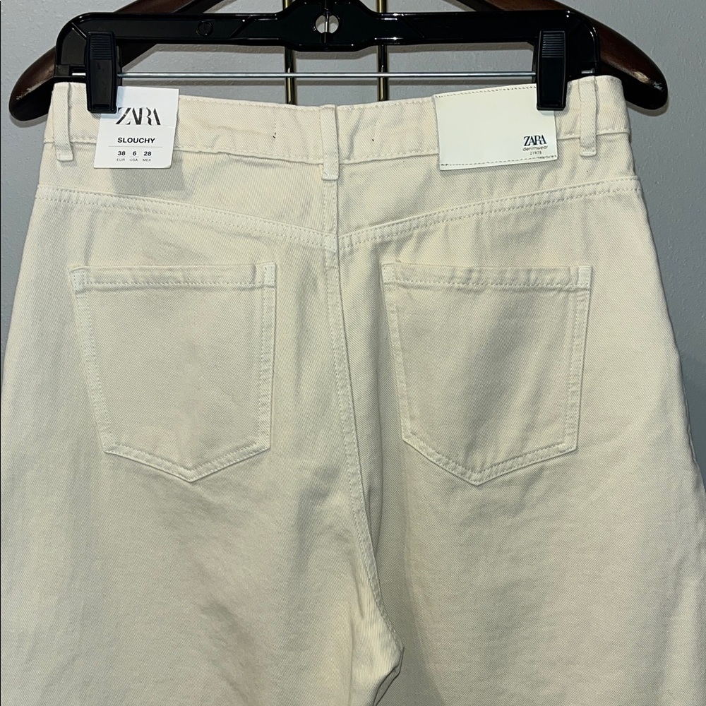 Zara Slouchy Jeans Black Label High Waist Pleated Cream Cropped - Size 6 NWT - Picture 7 of 12
